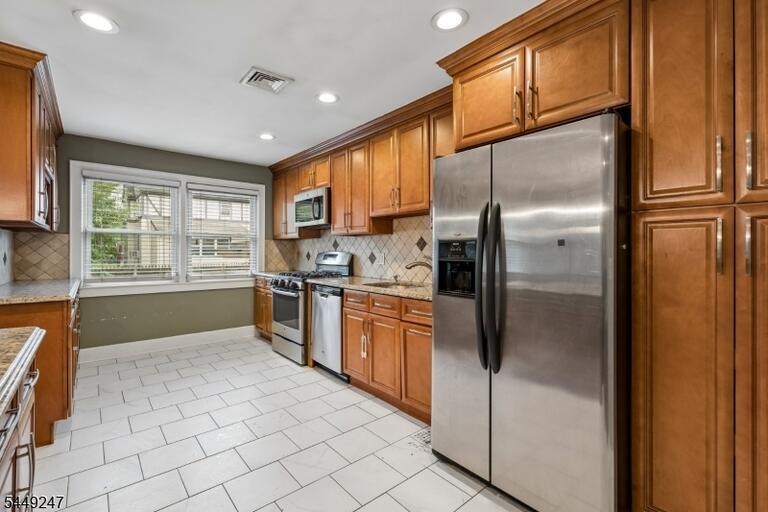 Property listing MLS 4048442 photo 7
