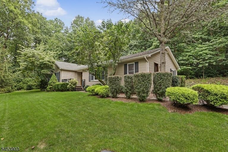 Property listing MLS 4048450 photo 4