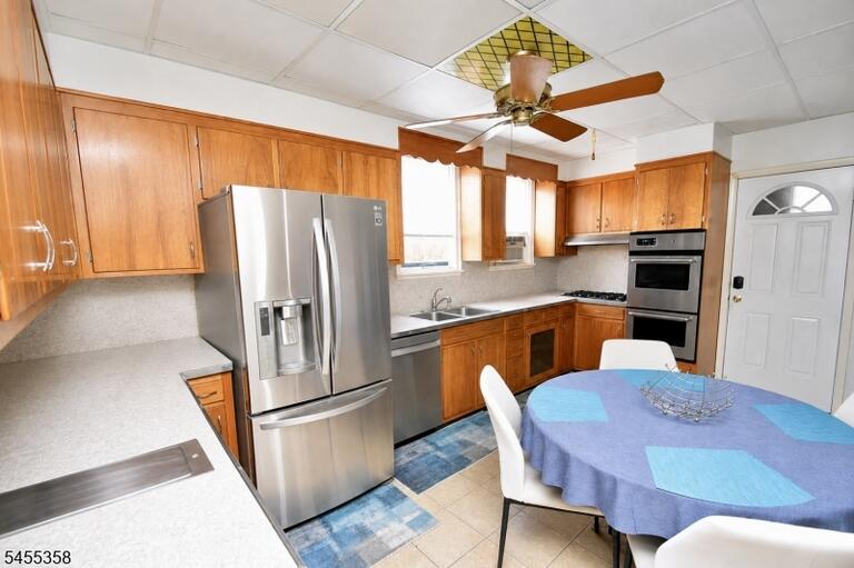 Property listing MLS 4048456 photo 5