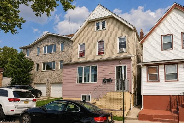 Property listing MLS 4048465 photo 1