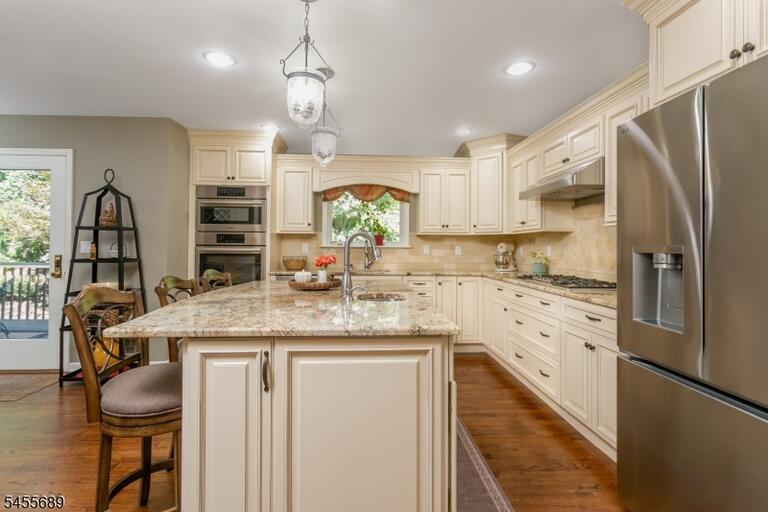 Property listing MLS 4048484 photo 14