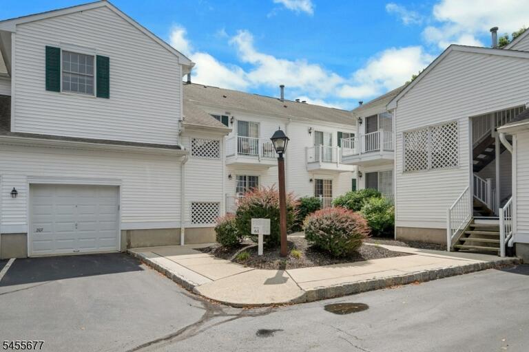 Property listing MLS 4048497 photo 1