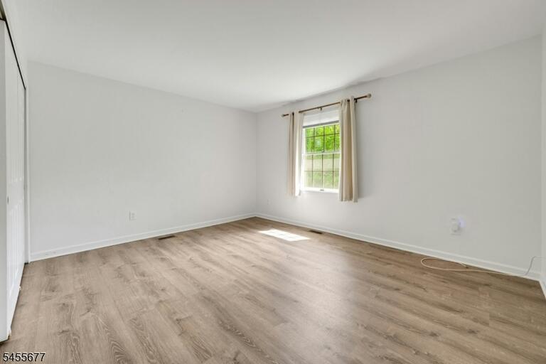 Property listing MLS 4048497 photo 15