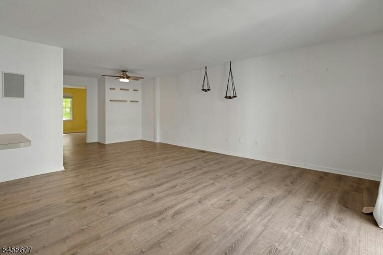 Property listing MLS 4048497 photo 5