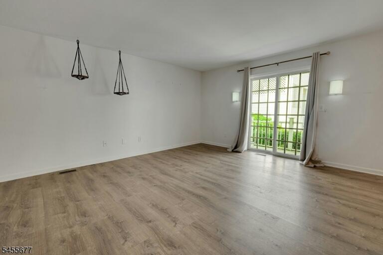 Property listing MLS 4048497 photo 6