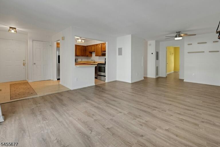 Property listing MLS 4048497 photo 9