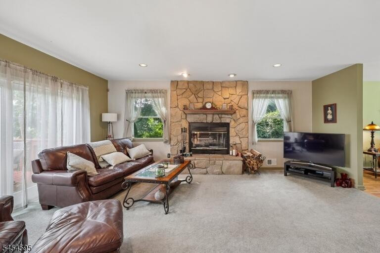Property listing MLS 4048509 photo 7