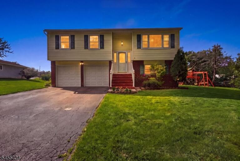 Property listing MLS 4048510 photo 1