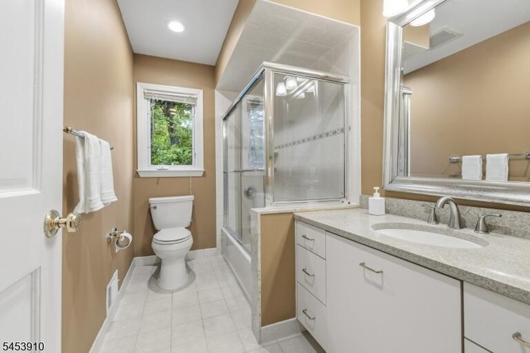 Property listing MLS 4048542 photo 17