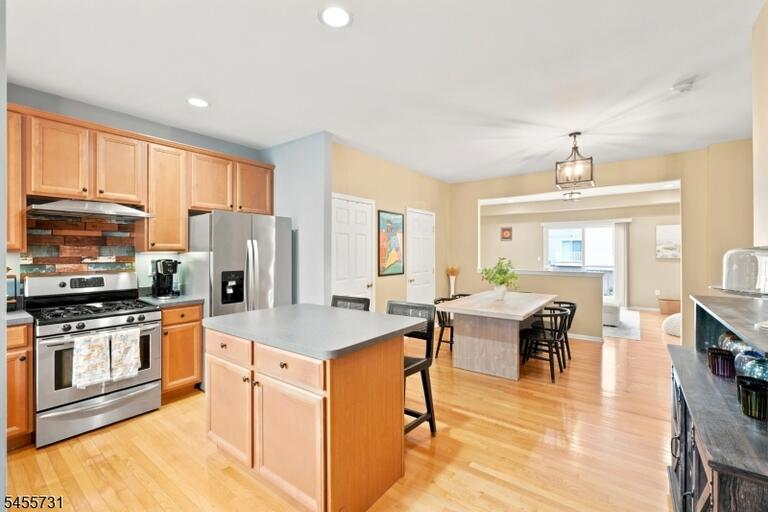 Property listing MLS 4048545 photo 10