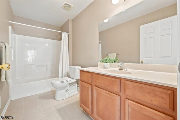 Property listing MLS 4048545 photo 24