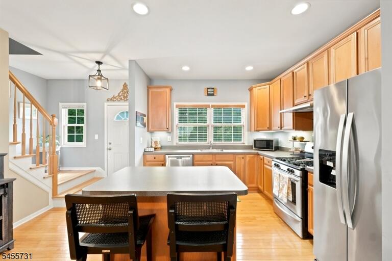 Property listing MLS 4048545 photo 6