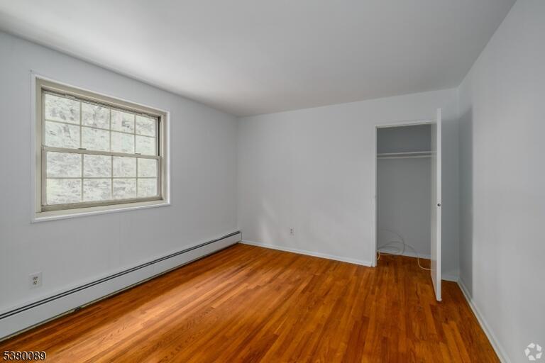 Property listing MLS 4048557 photo 3