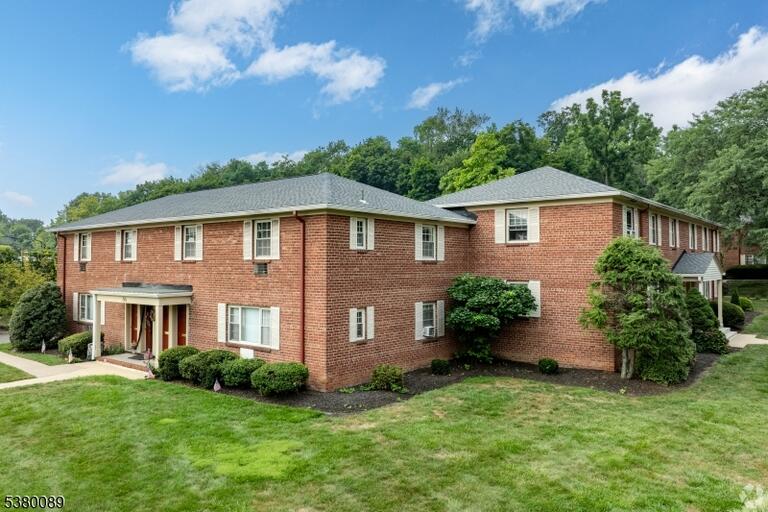 Property listing MLS 4048557 photo 5