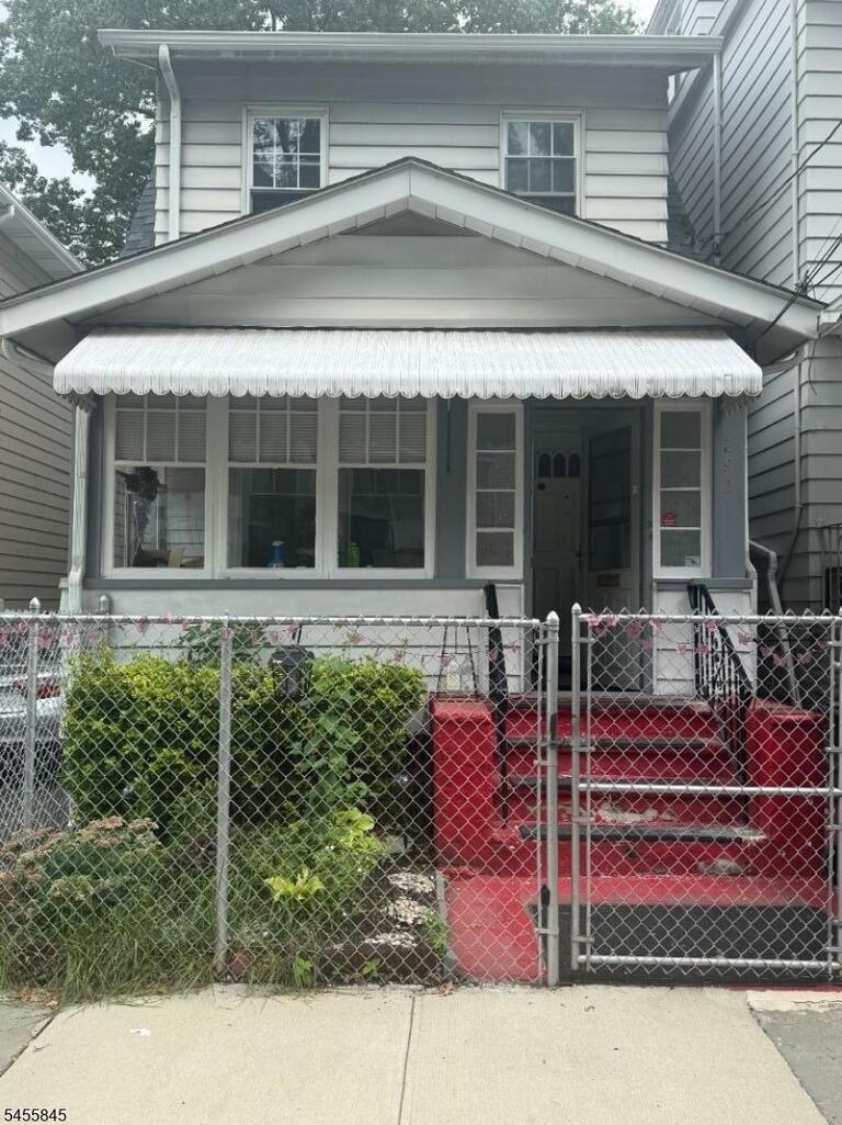 Property listing MLS 4048559 photo 1