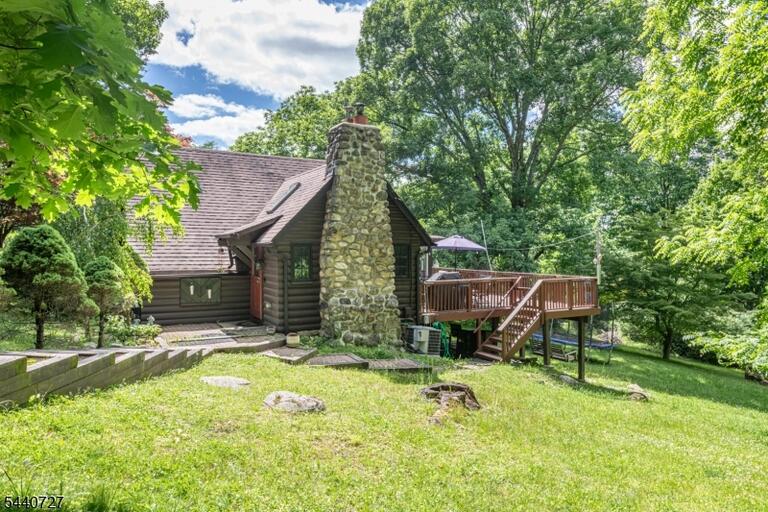 Property listing MLS 4048608 photo 3