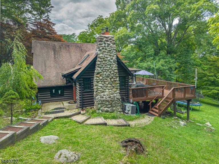 Property listing MLS 4048608 photo 43