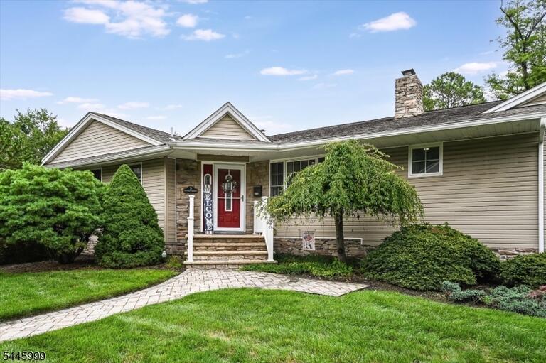 Property listing MLS 4048614 photo 3