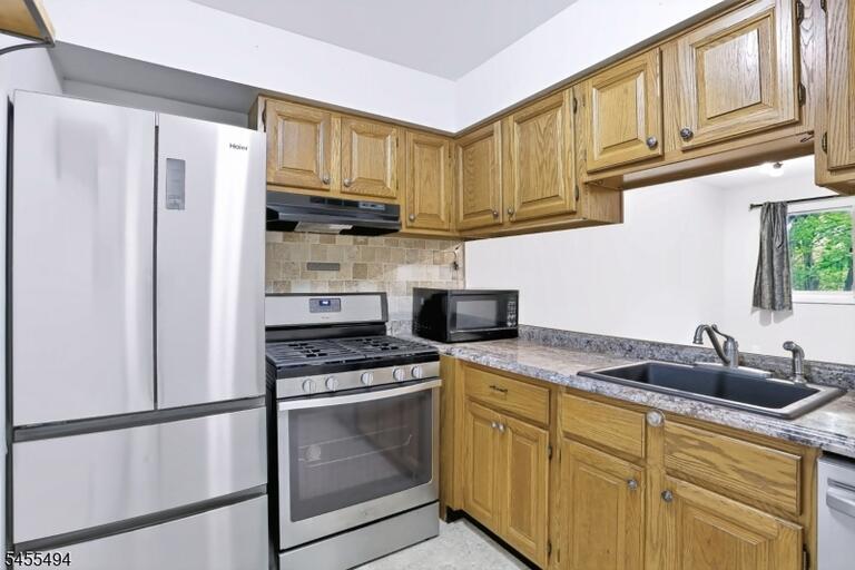 Property listing MLS 4048615 photo 15