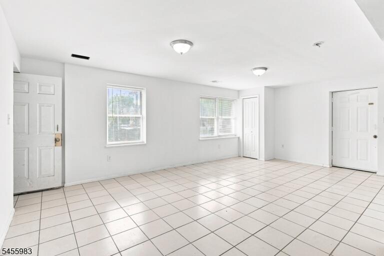 Property listing MLS 4048661 photo 15