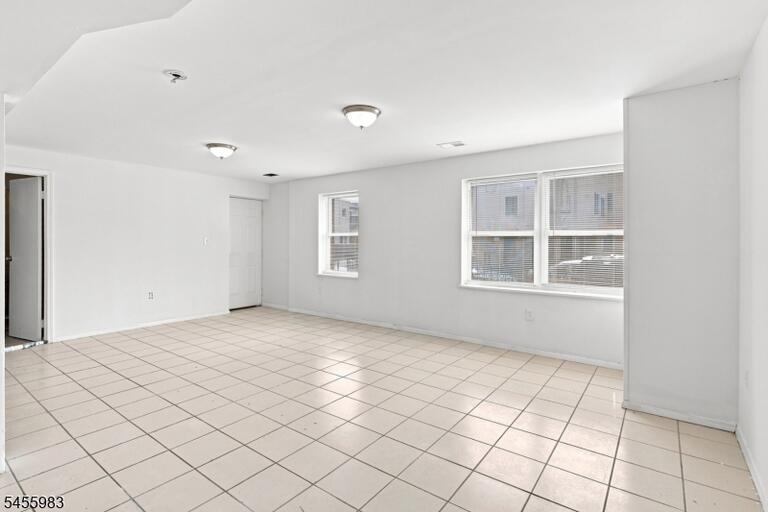 Property listing MLS 4048661 photo 16