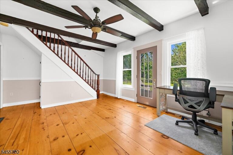 Property listing MLS 4048671 photo 8