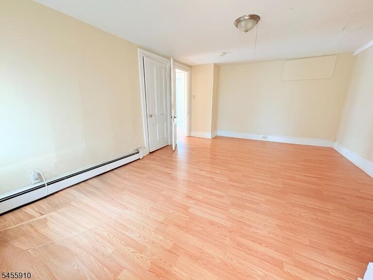 Property listing MLS 4048690 photo 2