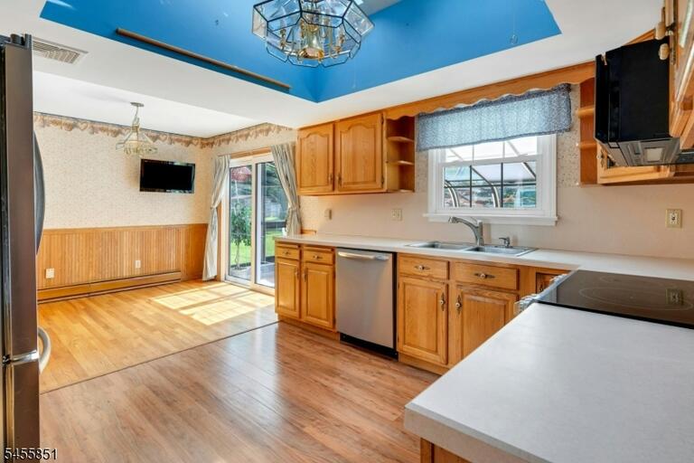 Property listing MLS 4048721 photo 7