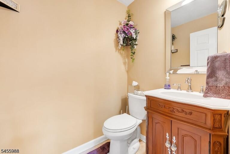 Property listing MLS 4048728 photo 28