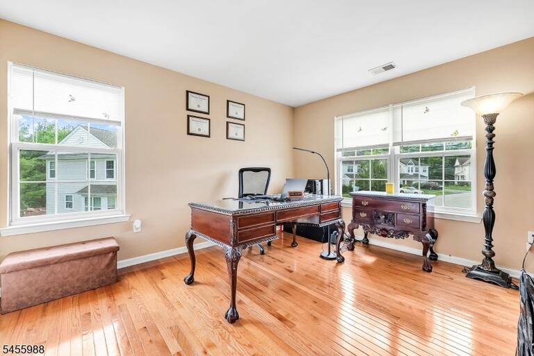Property listing MLS 4048728 photo 31