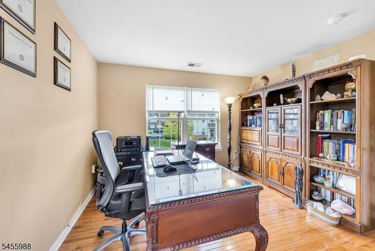 Property listing MLS 4048728 photo 32