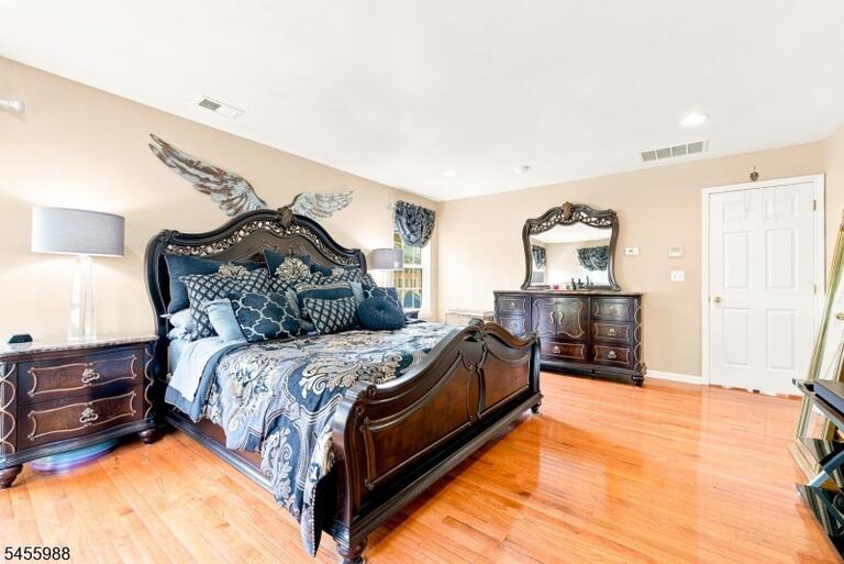 Property listing MLS 4048728 photo 37