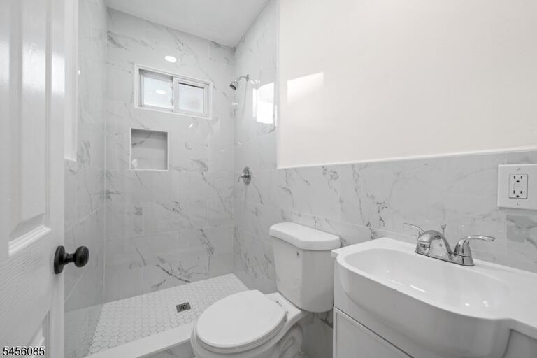 Property listing MLS 4048741 photo 18