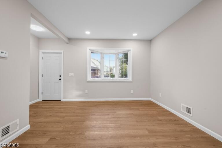 Property listing MLS 4048741 photo 9