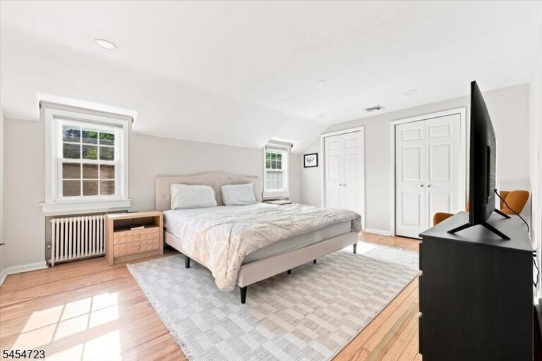 Property listing MLS 4048750 photo 25