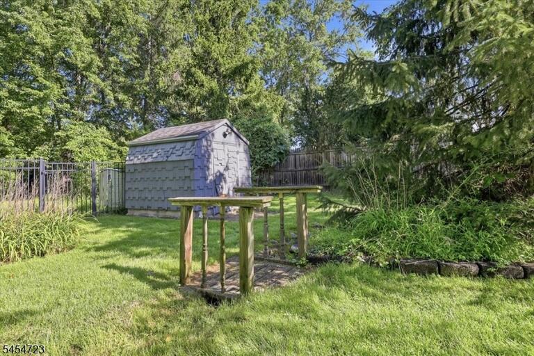 Property listing MLS 4048750 photo 37