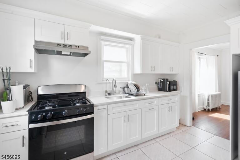 Property listing MLS 4048756 photo 3
