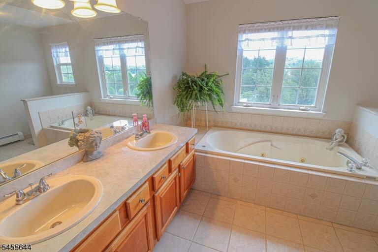 Property listing MLS 4048787 photo 26