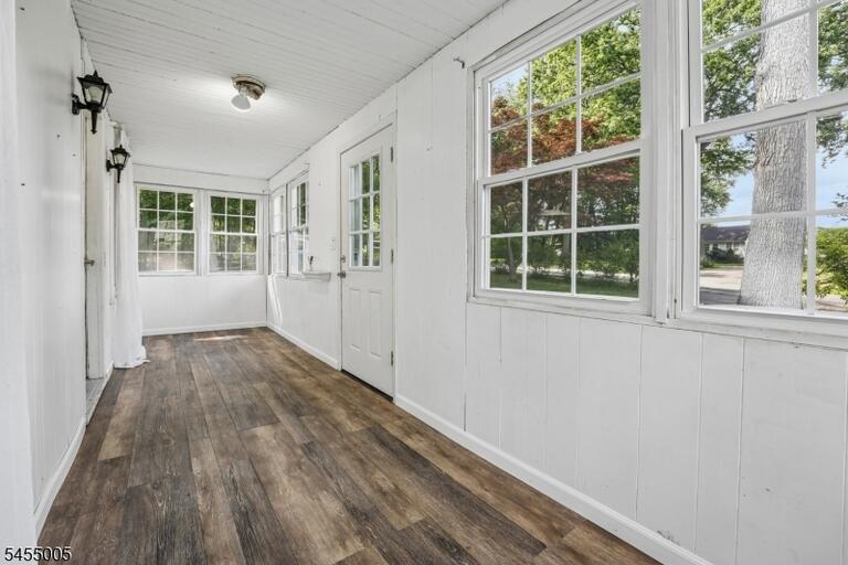 Property listing MLS 4048821 photo 5