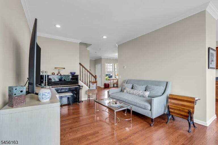 Property listing MLS 4048852 photo 7
