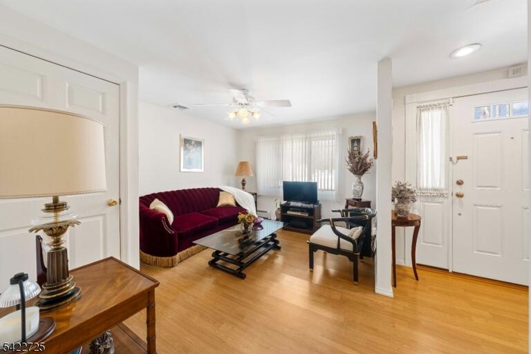 Property listing MLS 4048857 photo 6