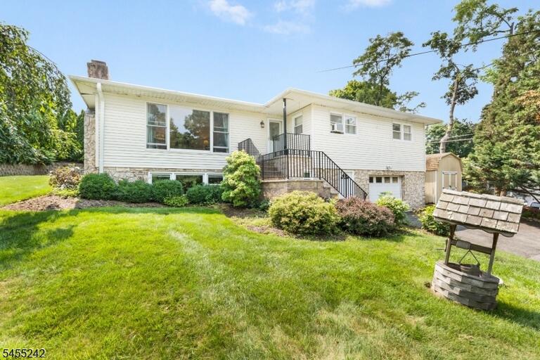 Property listing MLS 4048872 photo 1