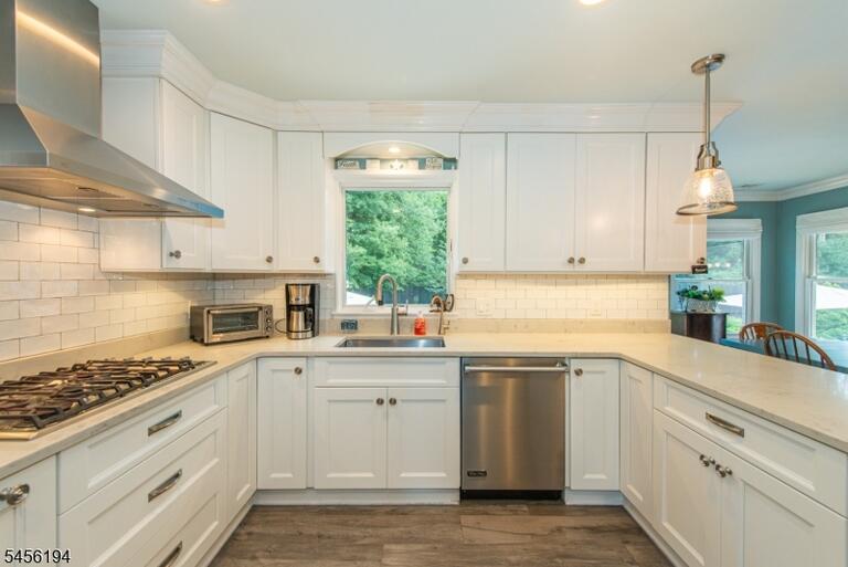 Property listing MLS 4048875 photo 11