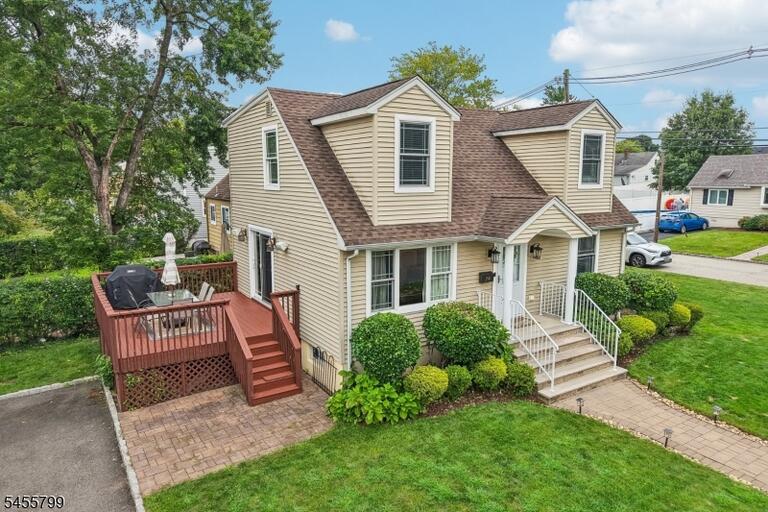 Property listing MLS 4048886 photo 3