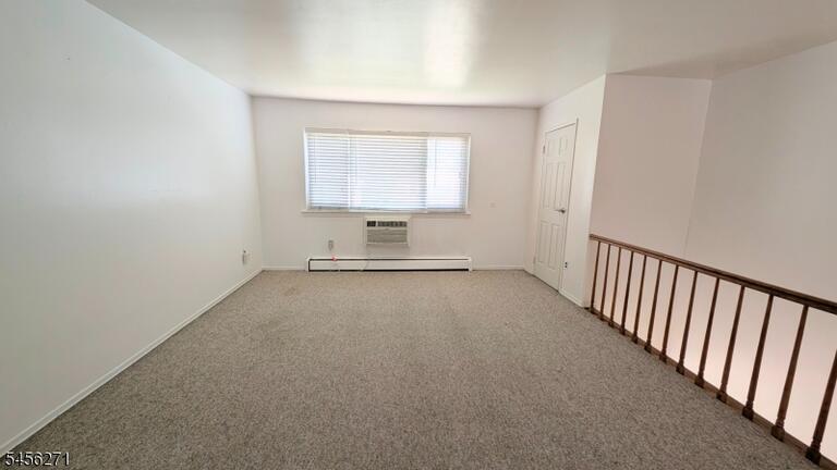 Property listing MLS 4048891 photo 4