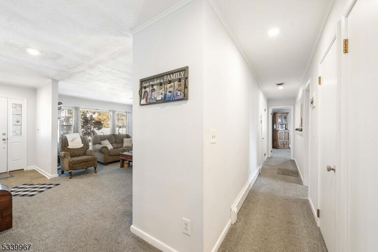 Property listing MLS 4048914 photo 9