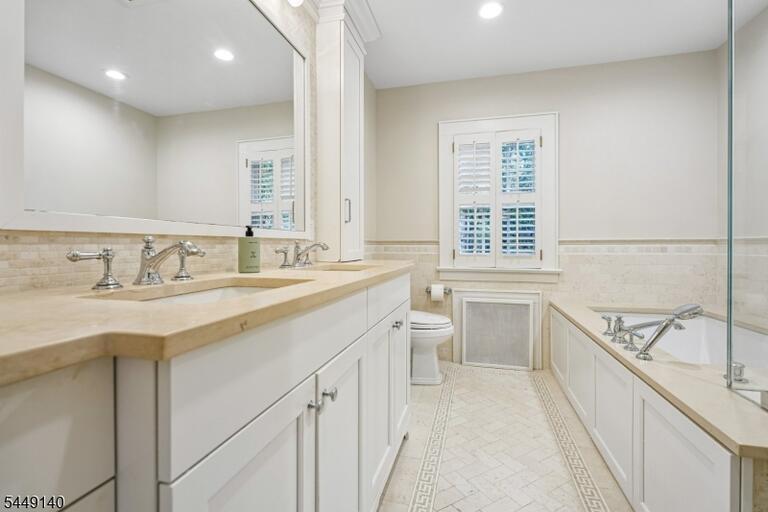 Property listing MLS 4048916 photo 35