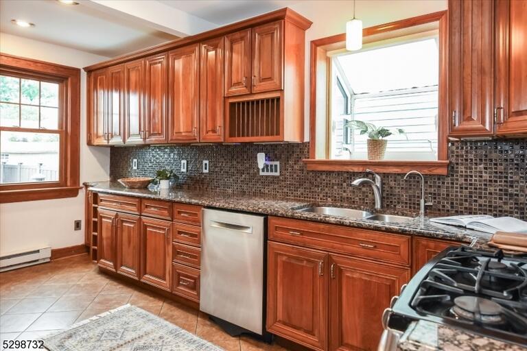 Property listing MLS 4048926 photo 15