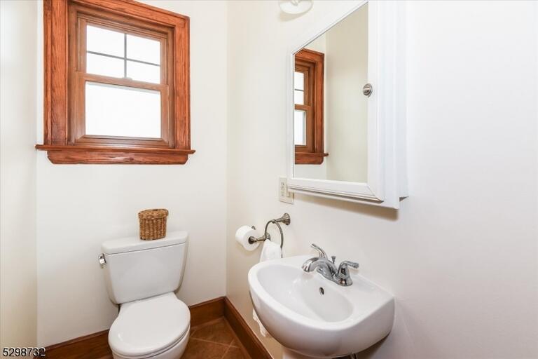 Property listing MLS 4048926 photo 16