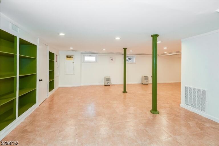 Property listing MLS 4048926 photo 23